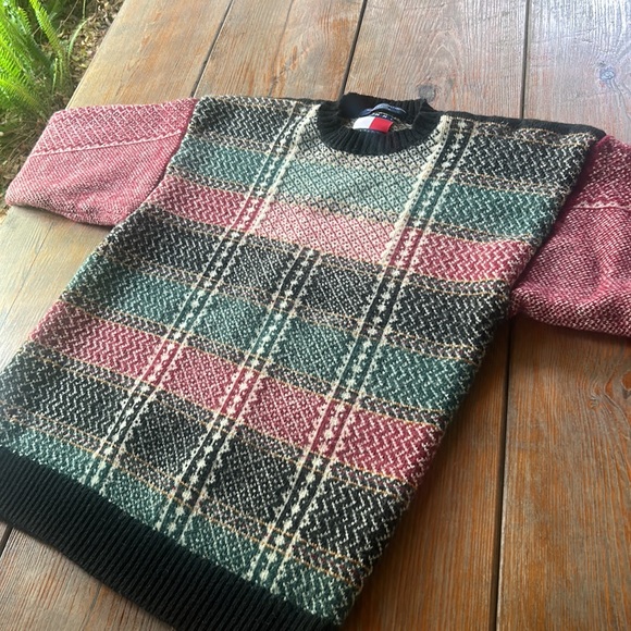 Vintage Tommy Hilfiger made in Hong Kong Chunky Plaid heavy sweater - Picture 2 of 7